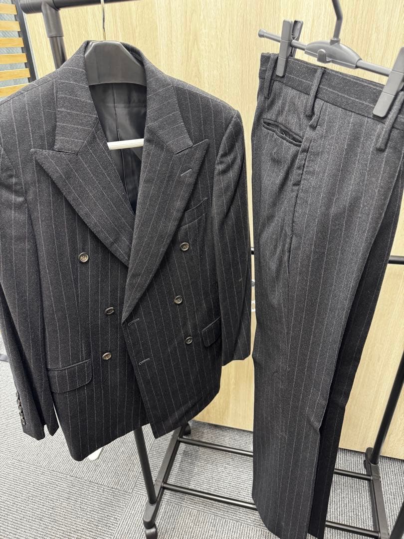 GUCCI ダブルブレスト スーツ グレー ストライプ