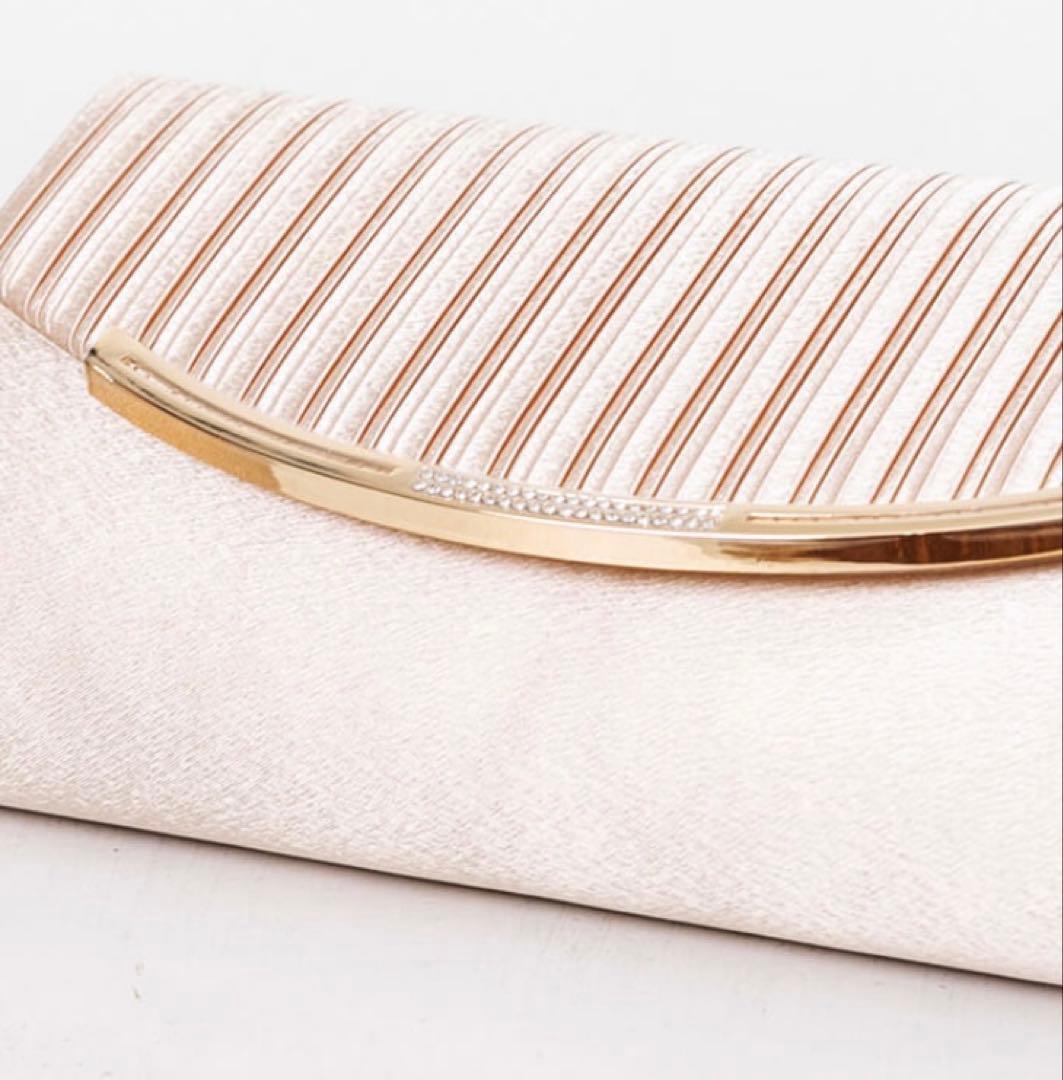 【美品】東京ソワール　プリーツデザインのパーティーバッグ