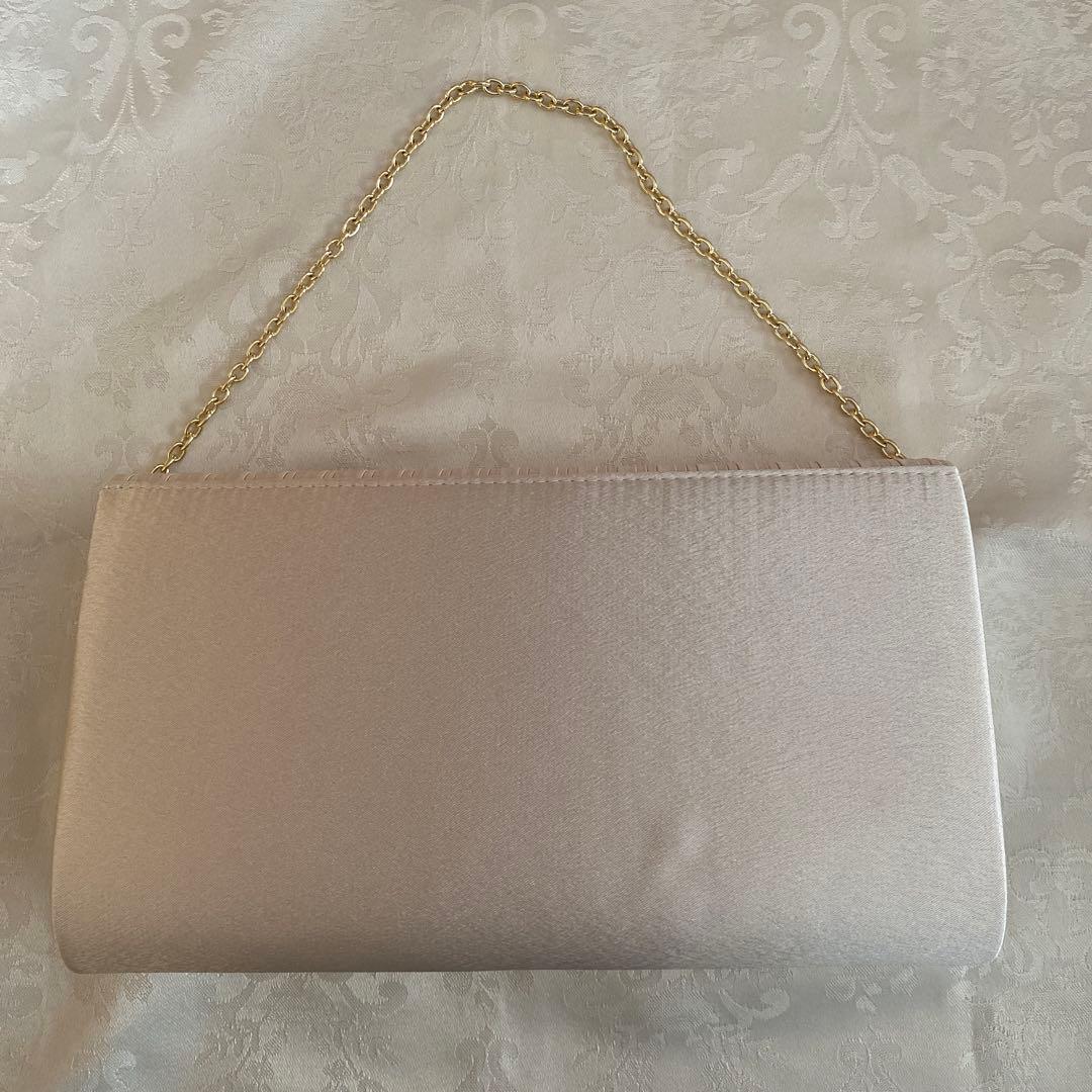 【美品】東京ソワール　プリーツデザインのパーティーバッグ