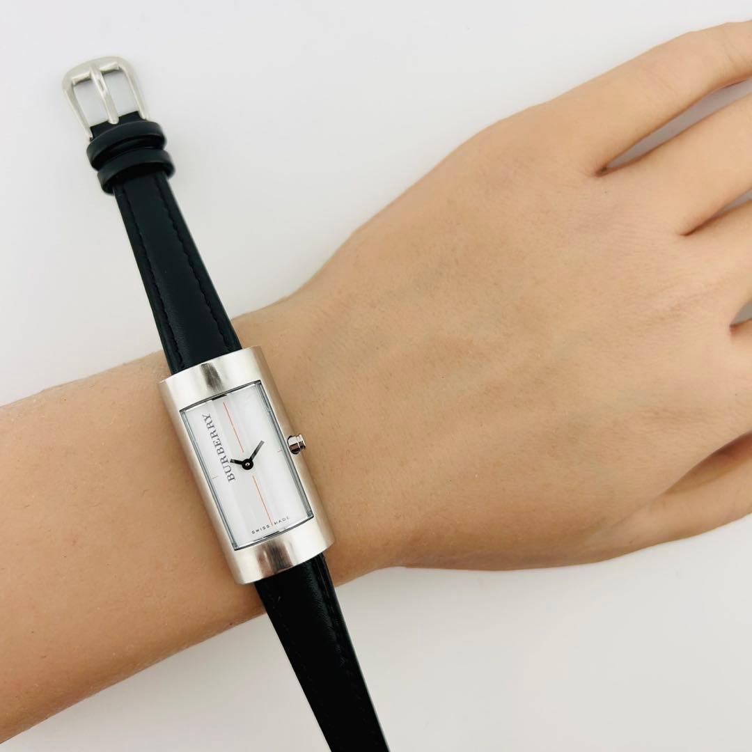 【希少/電池交換済】BURBERRY　腕時計　新品ベルト　クォーツ　シルバー