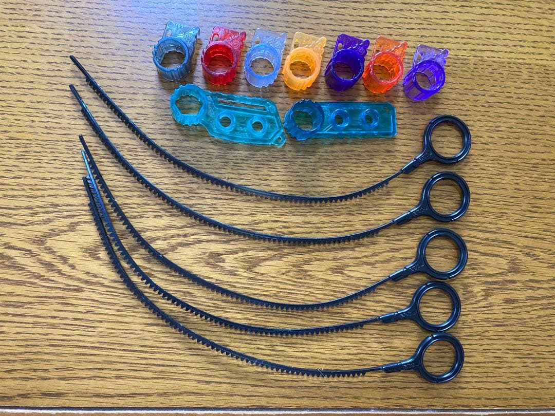 メタルファイトベイブレード約50個と競技用スタジアムのセット