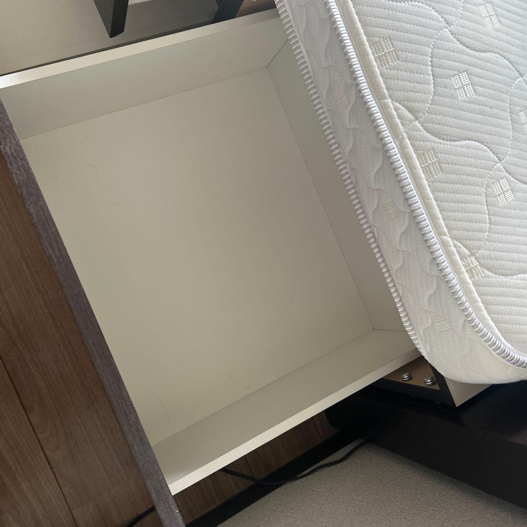 急募【美品】◇ニトリ　ベッドフレーム　シングル　コンセント・収納・マットレス付