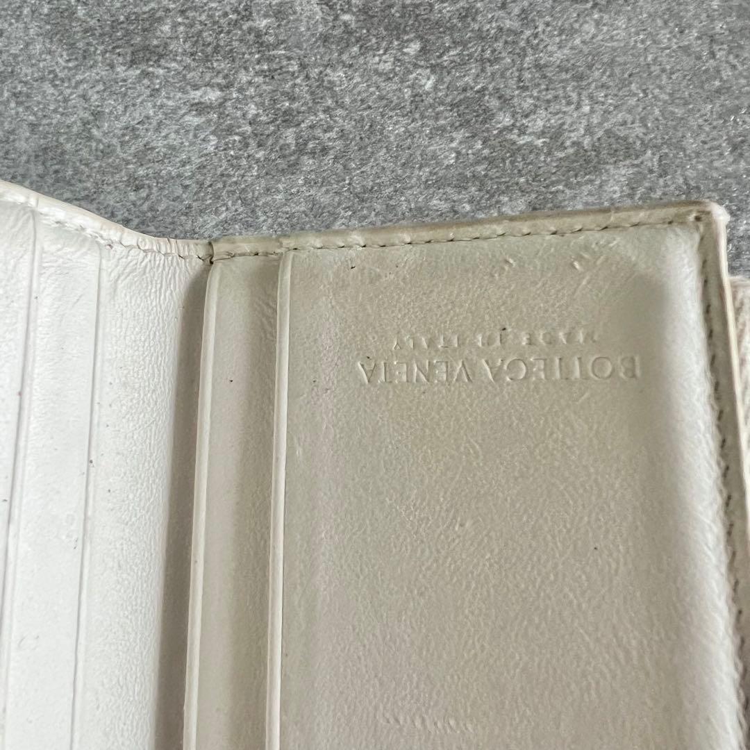 ⭐️ボッテガヴェネタ⭐️カセット 二つ折り財布 イントレチャート ホワイト