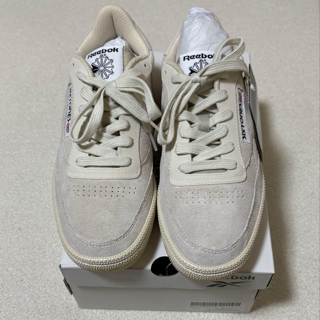 Reebok SixTONES スエードスニーカー ベージュ