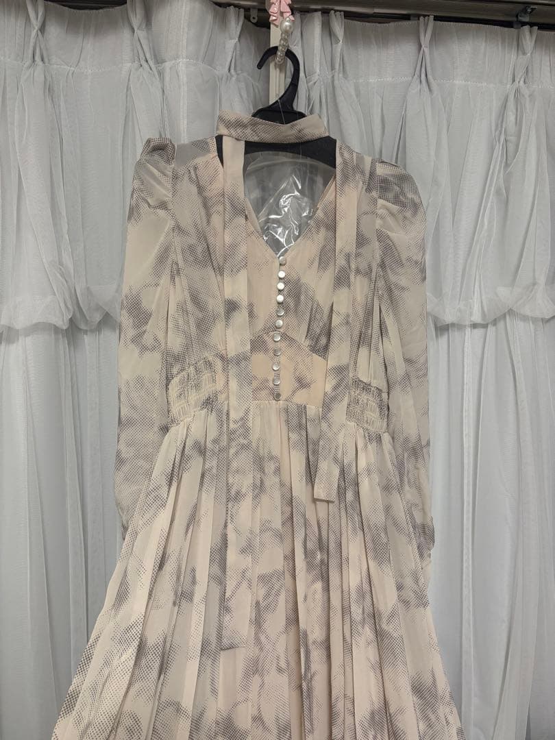 Cocodeal フロッキーフラワープリントプリーツワンピース