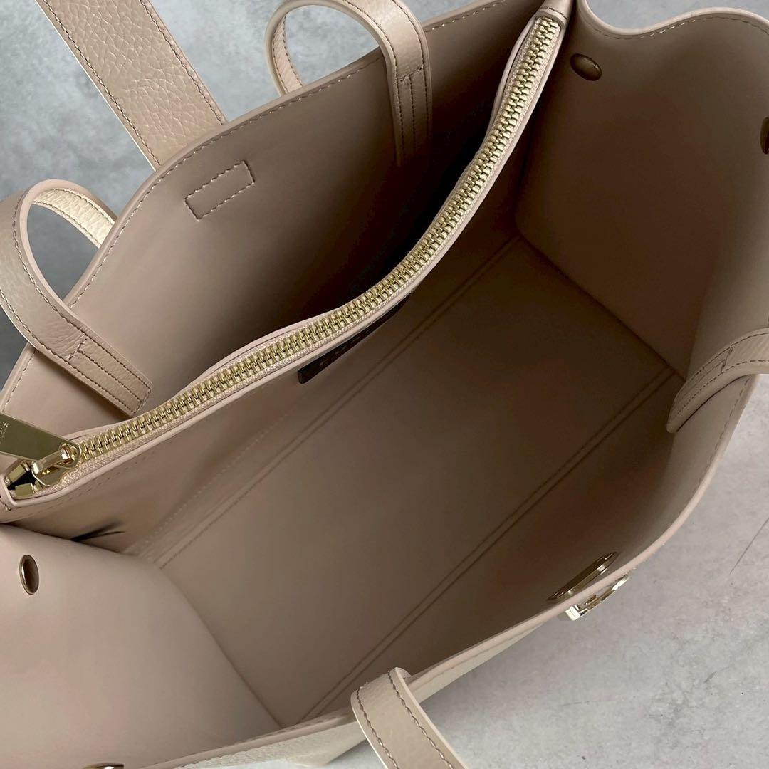 極美品 フルラ ソフィア トートバッグ アーチロゴ A4収納可 肩掛け レザー