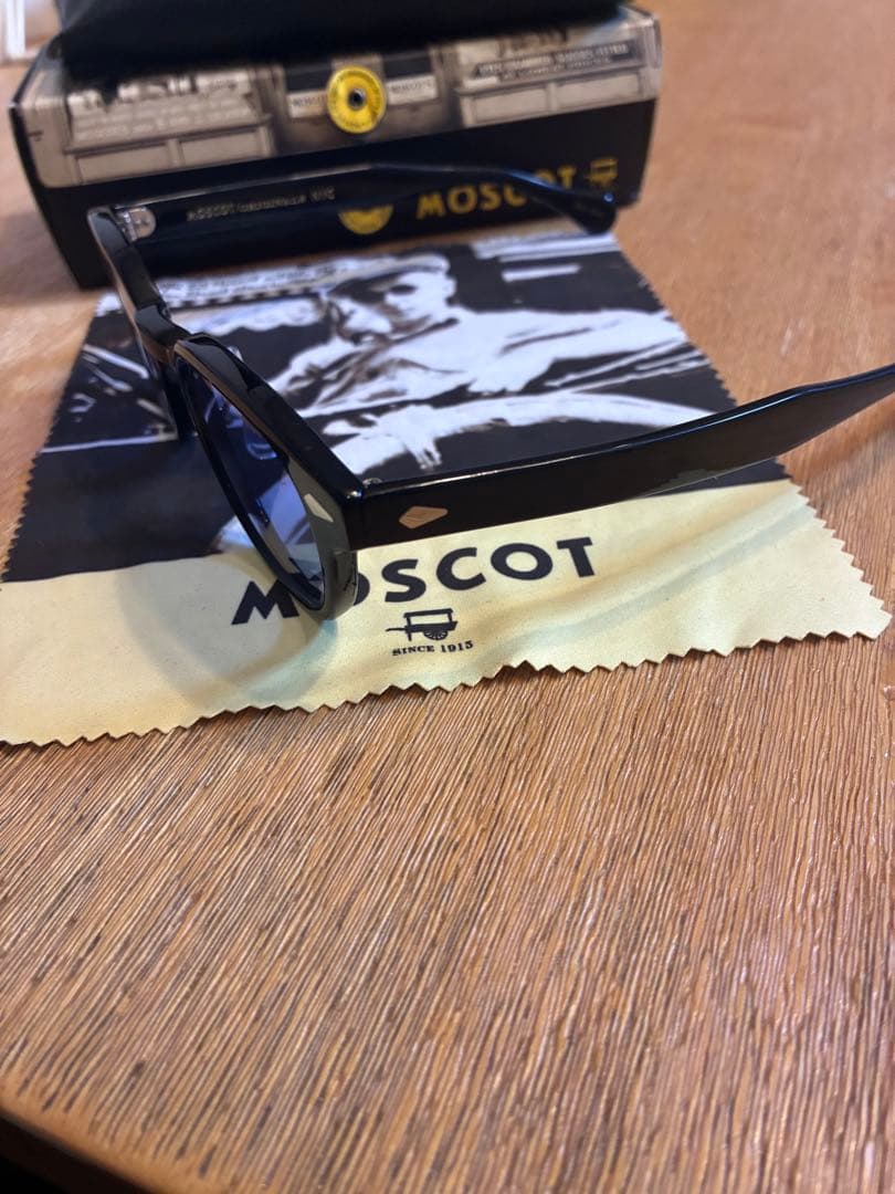 MOSCOT LEMTOSH 46サングラス ブラックフレーム ブルーレンズ