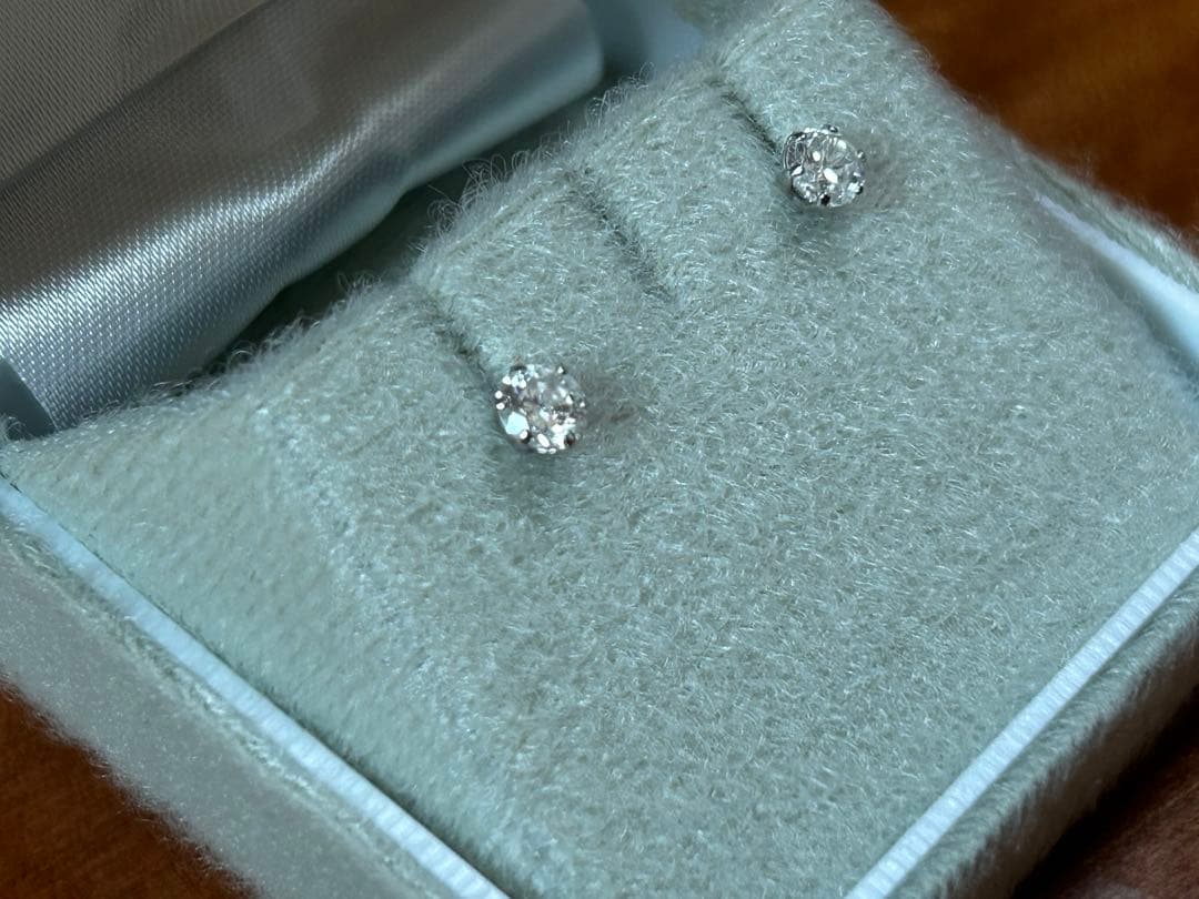 pt900 天然プラチナダイヤモンドピアス　計0.5ct