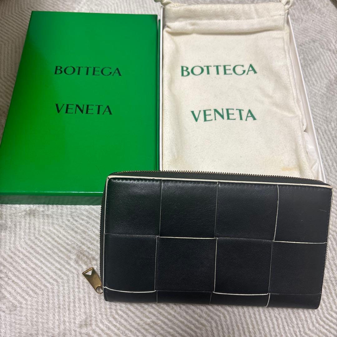 BOTTEGA VENETA ブラックレザー長財布