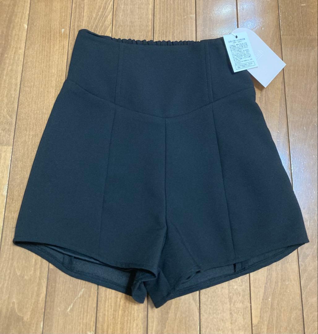 ダーリッチ　美シルエットショートパンツ　FL