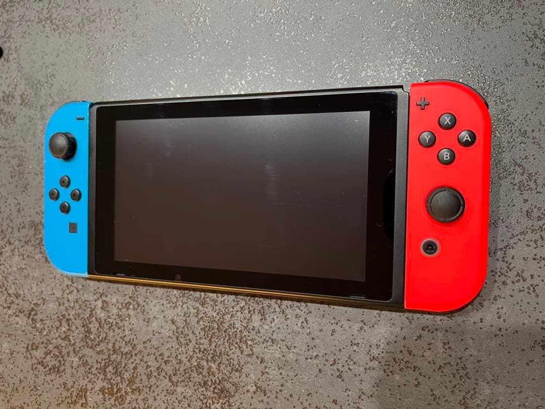 Nintendo Switch 本体 青と赤のJoy-Con付き