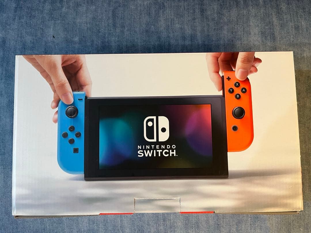 Nintendo Switch 本体 青と赤のJoy-Con付き