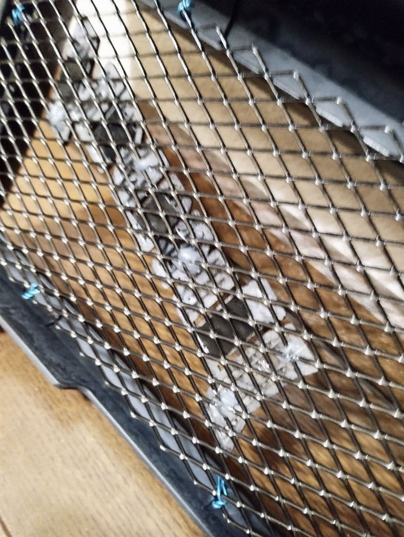 スズキジムニーJB23純正フロントグリル改 ラバーチッピング塗装 + エンブレム