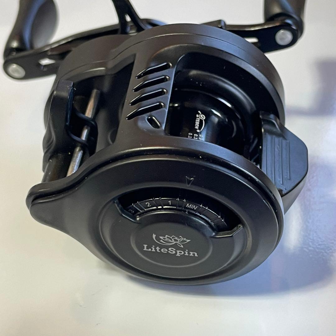 【新品未使用】丸型ベイトフィネスリール　右ハンドル　中華カルコン