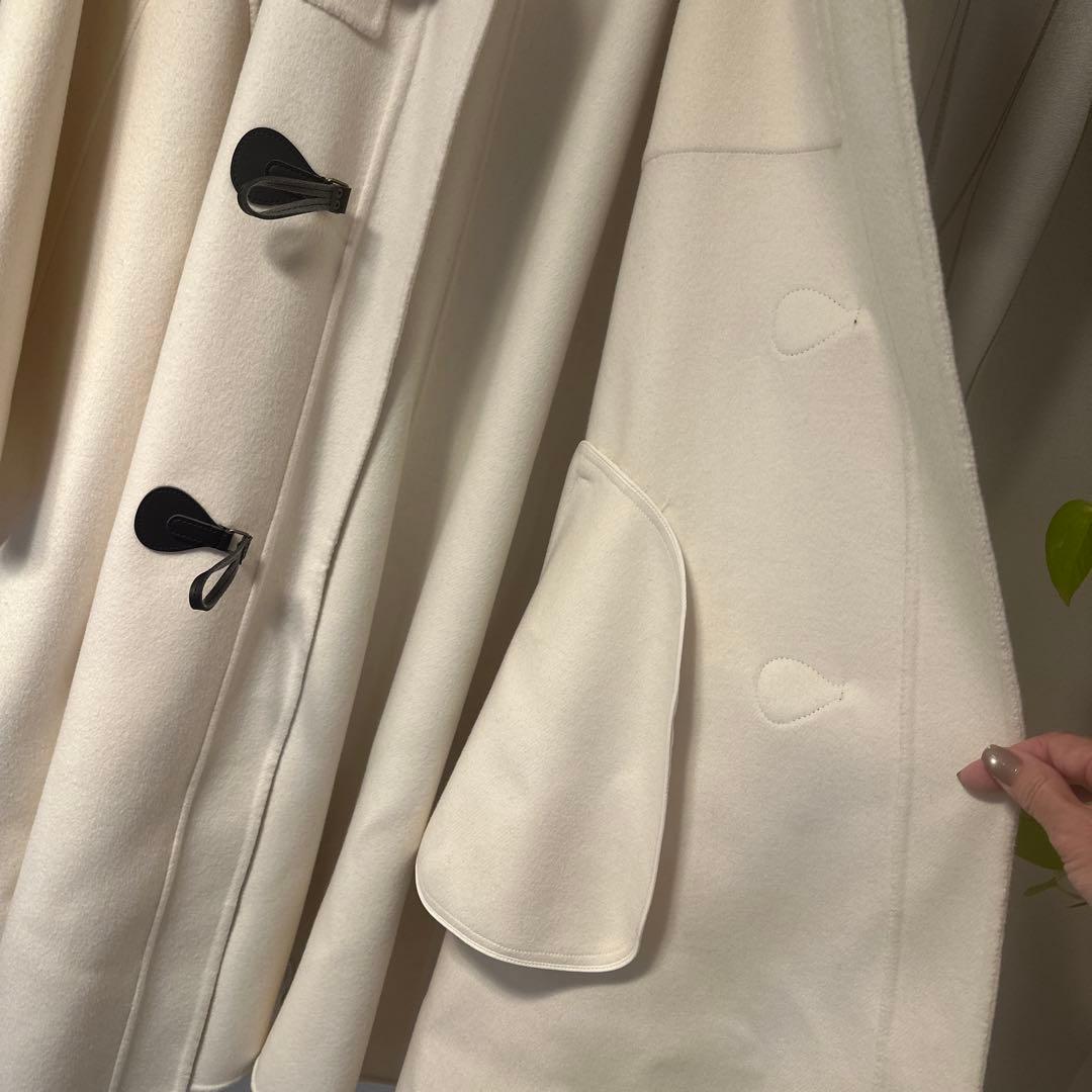 ADORE ソリッドウールリバーコート　ケープ風ダッフルコート ホワイト