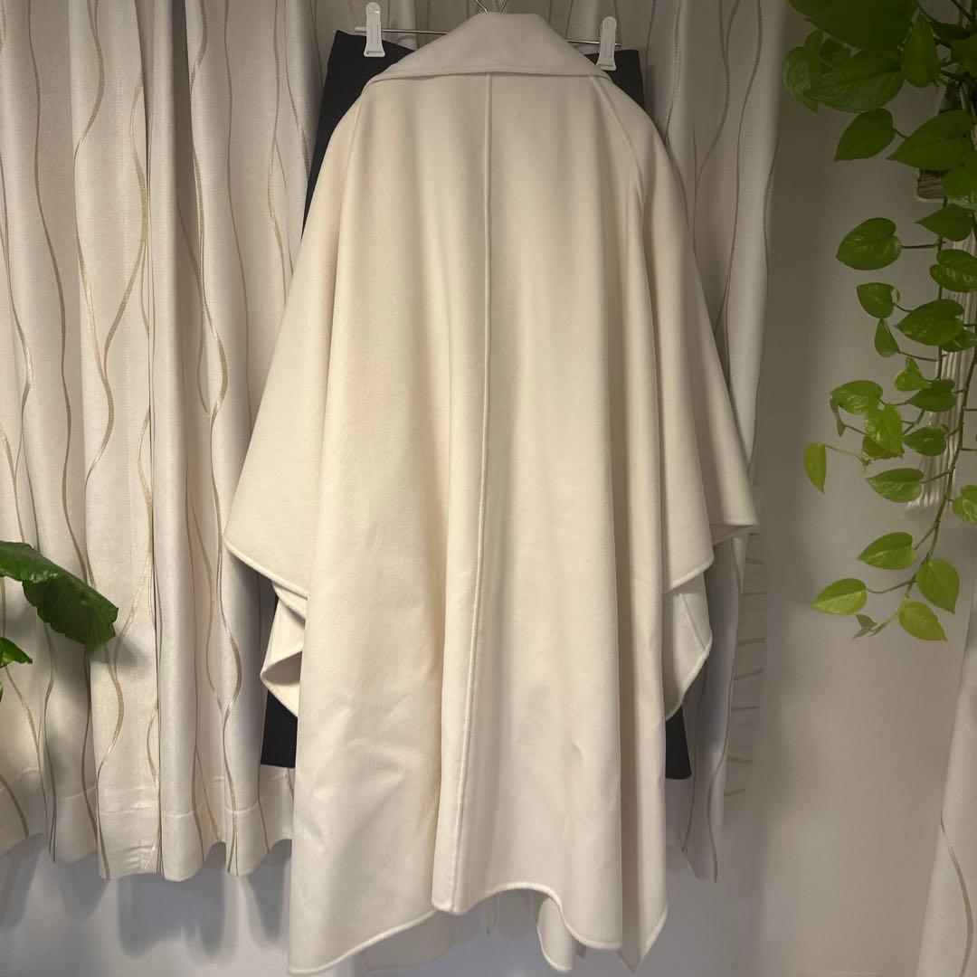 ADORE ソリッドウールリバーコート　ケープ風ダッフルコート ホワイト