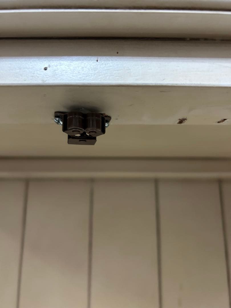 オールドメゾン　ヴィンテージ　アンティーク　ガラスキャビネット　収納棚