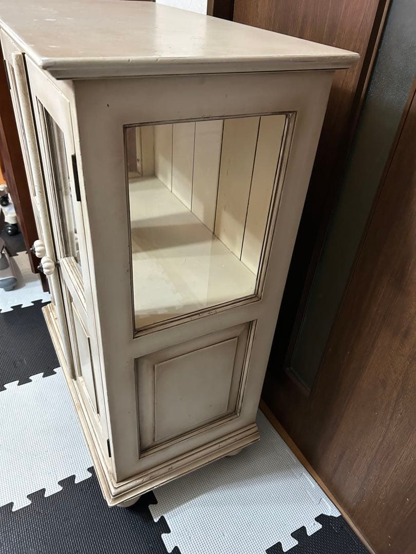 オールドメゾン　ヴィンテージ　アンティーク　ガラスキャビネット　収納棚