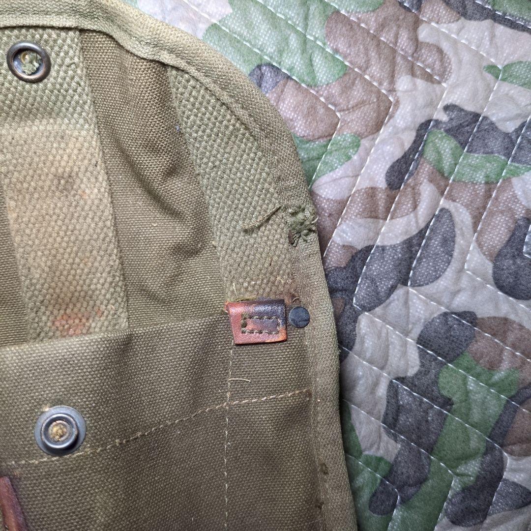 米軍　M56 エントレンチングツール キャンバスケースとスコップ(ツルハシ付き)