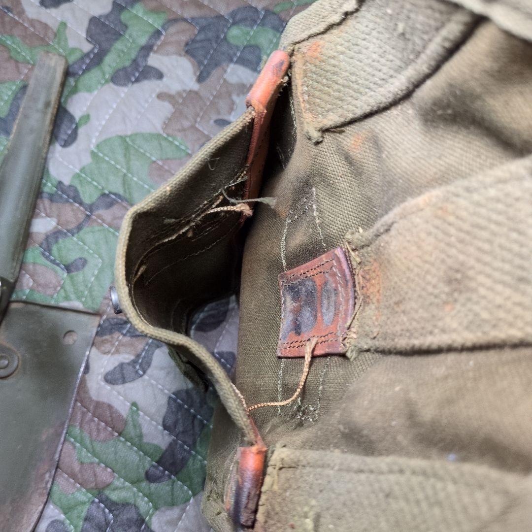 米軍　M56 エントレンチングツール キャンバスケースとスコップ(ツルハシ付き)