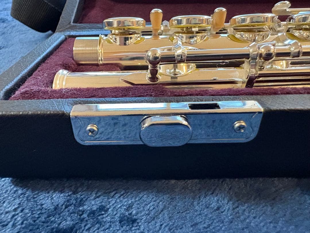 YAMAHA フルートYFL-212 ほぼ未使用　専用ケース付き