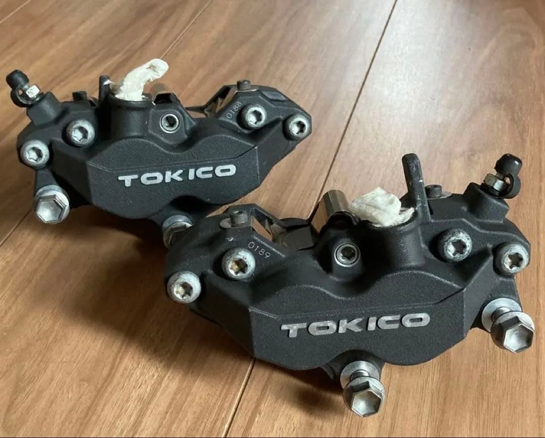 TOKICO ダブルピストン ブレーキキャリパー 2個セット