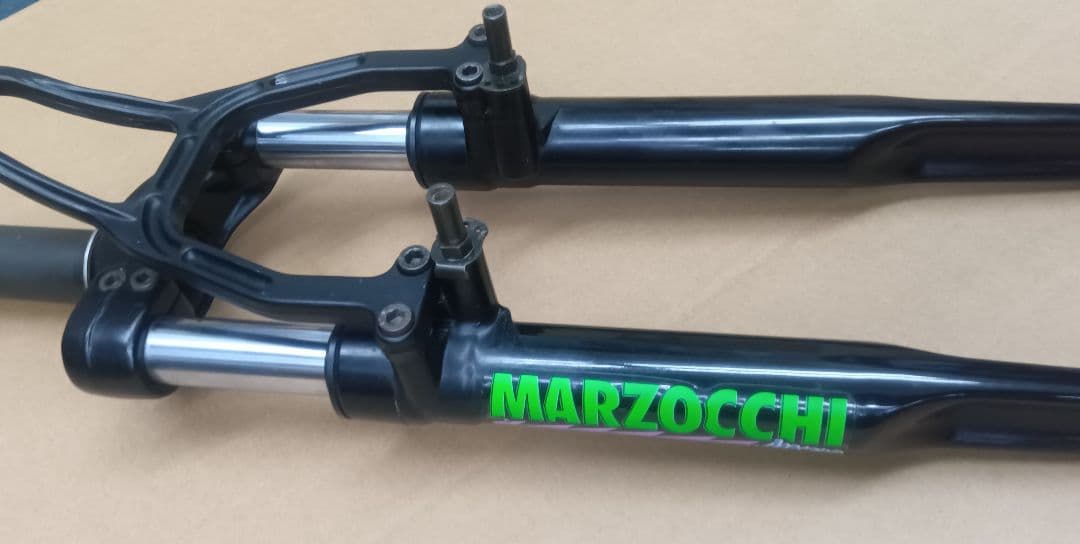MARZOCCHI サスペンション MX100
