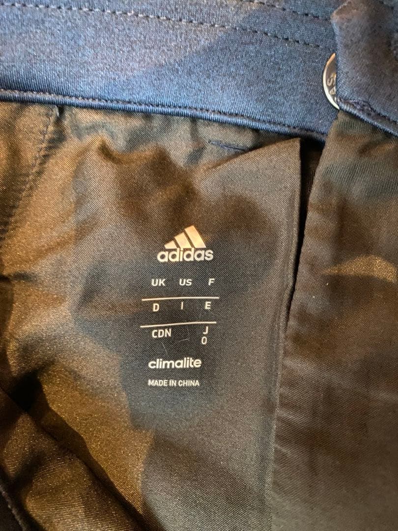 アディダス　メンズカジュアルスーツ