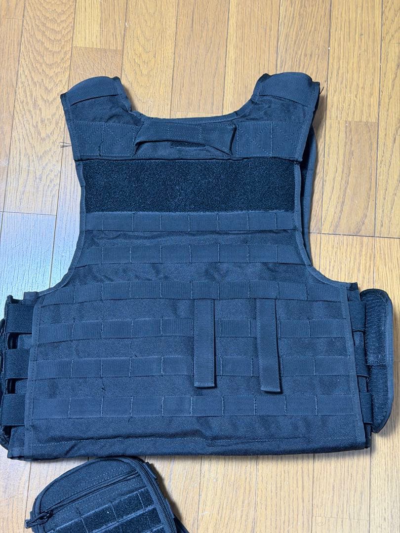 実物防弾ベストキャリアとユーティリティーポーチ日本人サイズＬーＸＸＬ展示品未使用