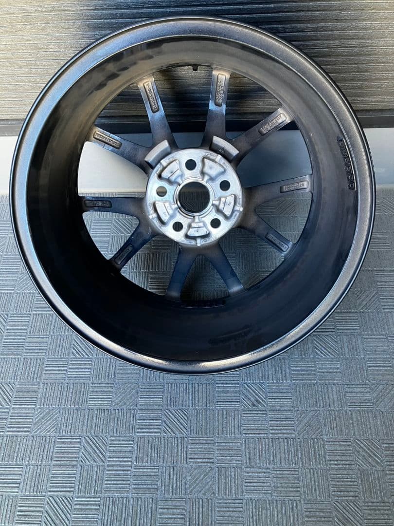 【中古】テスラモデル3 純正18インチホイールセット カバー＆TPMS付き