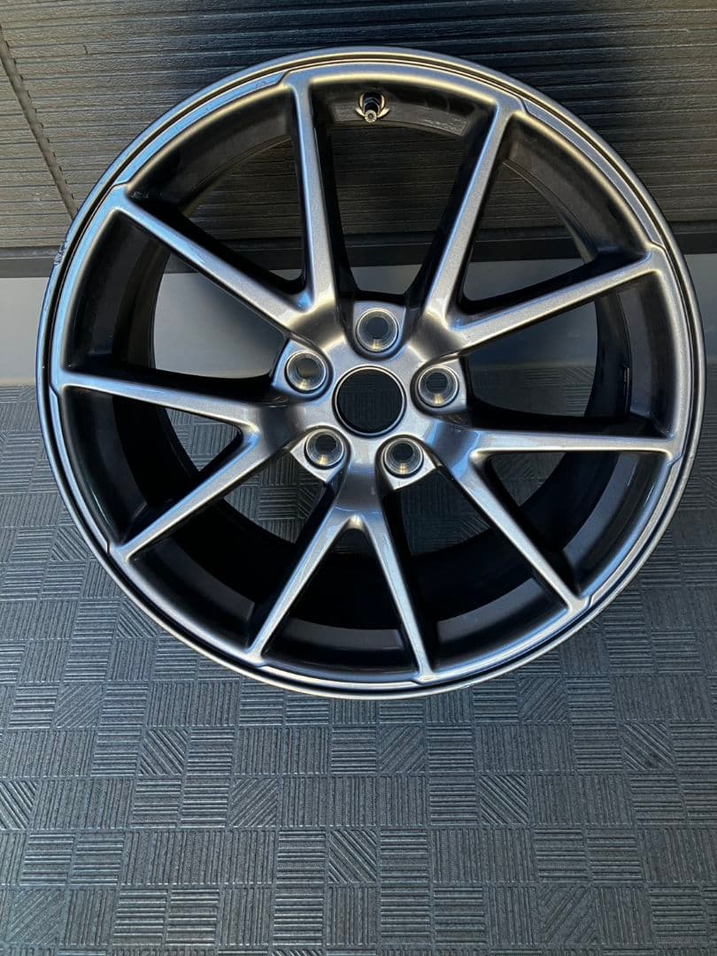 【中古】テスラモデル3 純正18インチホイールセット カバー＆TPMS付き