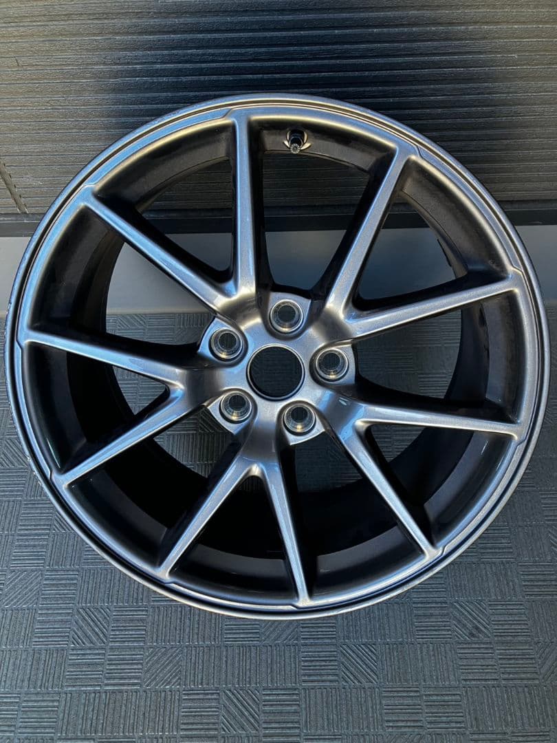 【中古】テスラモデル3 純正18インチホイールセット カバー＆TPMS付き