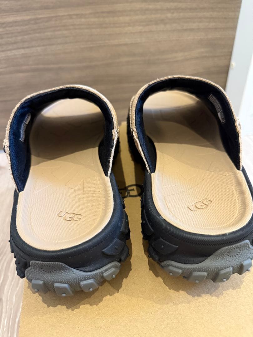 UGG ベンチャー デイズ スライド