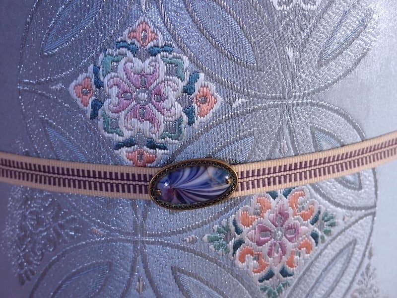 織りの九寸名古屋帯（花菱古典文）薄くキラリと　正絹美品