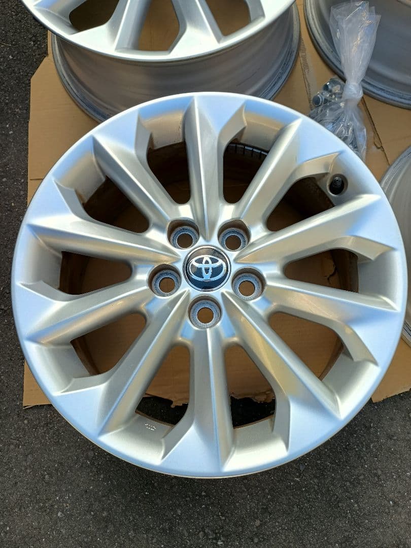 カローラ16インチ純正アルミホイール　4本セットのうち２本分②