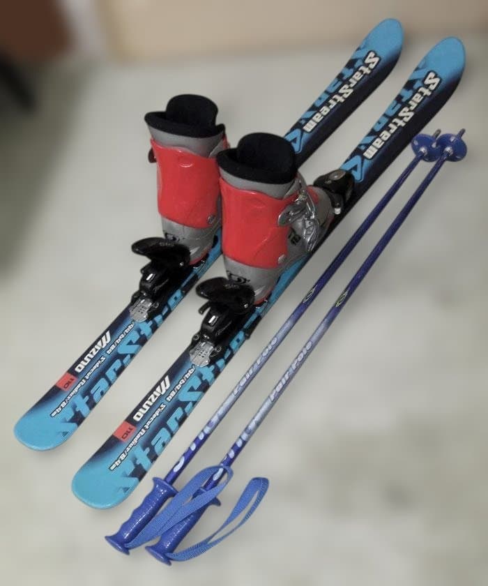 年末値引　ジュニア用スキーセット★スキー板110／靴19-19.5/ストック85