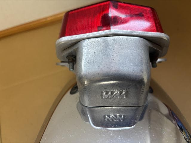 SR400 純正 リアフェンダー WM ルーカステールランプ付き