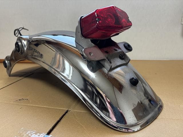 SR400 純正 リアフェンダー WM ルーカステールランプ付き