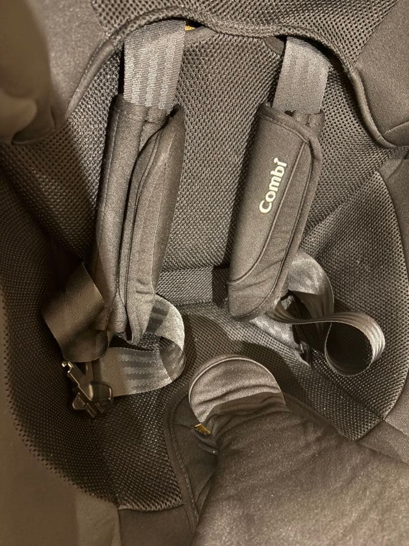 Combi 回転式チャイルドシート ブラック