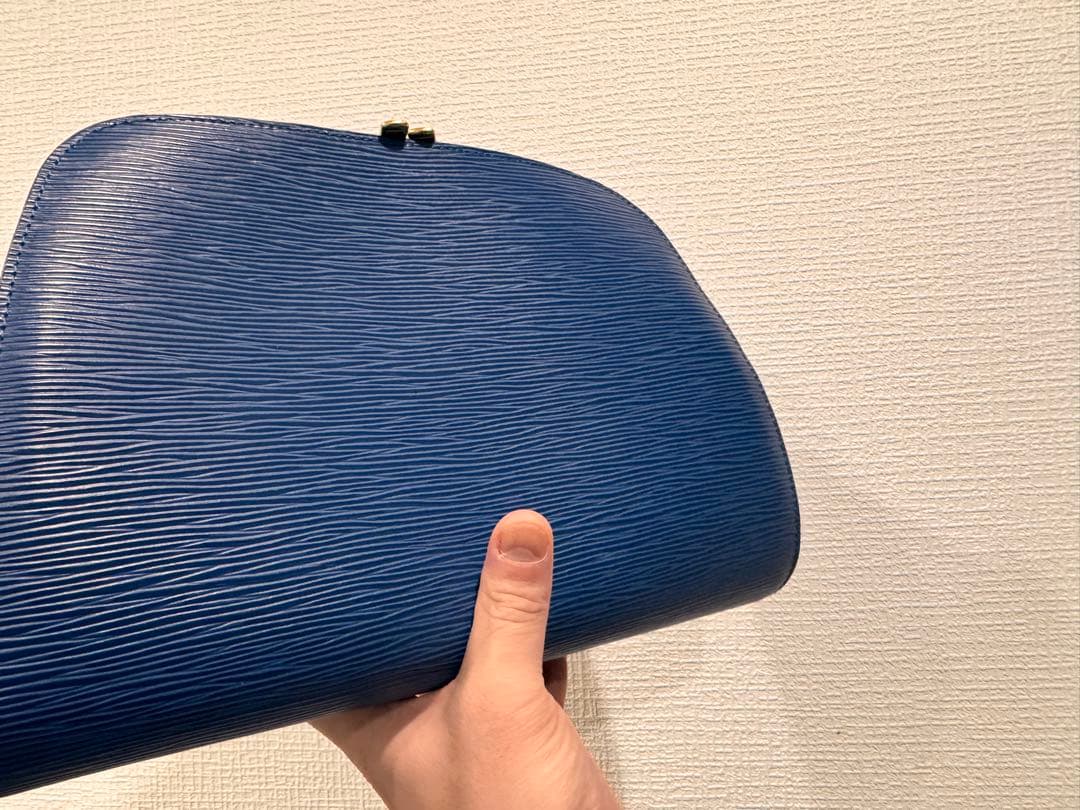 ルイヴィトン　エピ　ブルー　ポーチ　クラッチバック