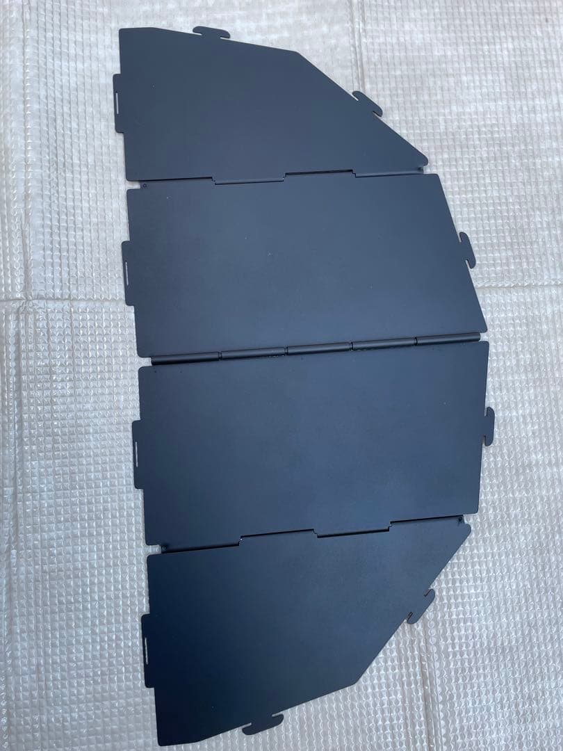 スームルームアーチ型焚き火台　サンゾー工務店ロダン型