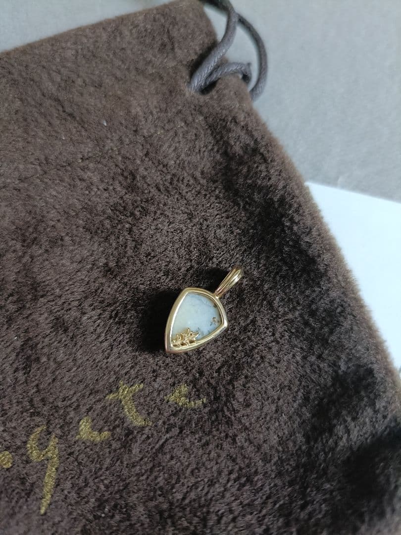 【美品】アガット K10 デンドライトオパール チャーム