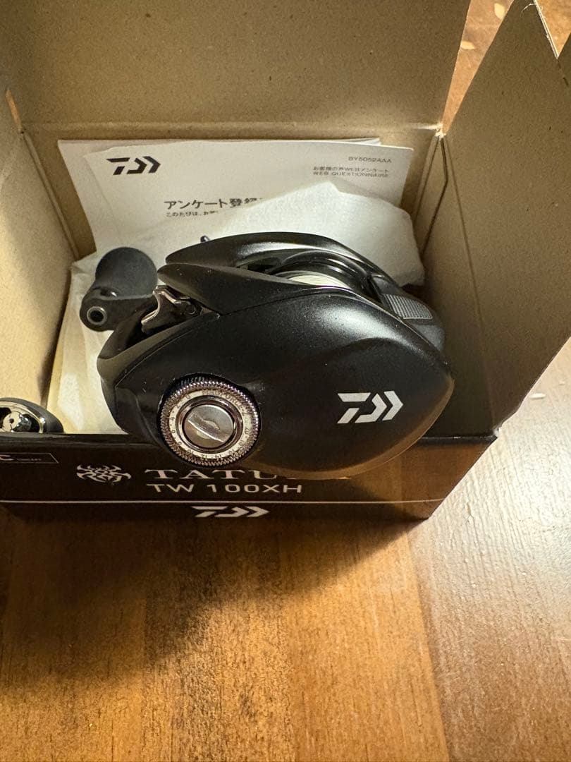 TATULA TW 100XH ベイトリール ブラック　24タトゥーラ