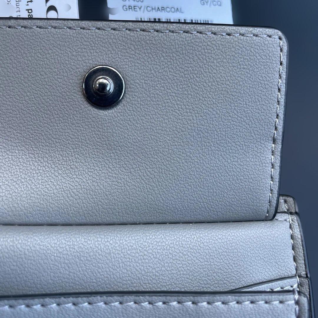 YUYA　　新品未使用　定価49,500円　COACH ライトグレー