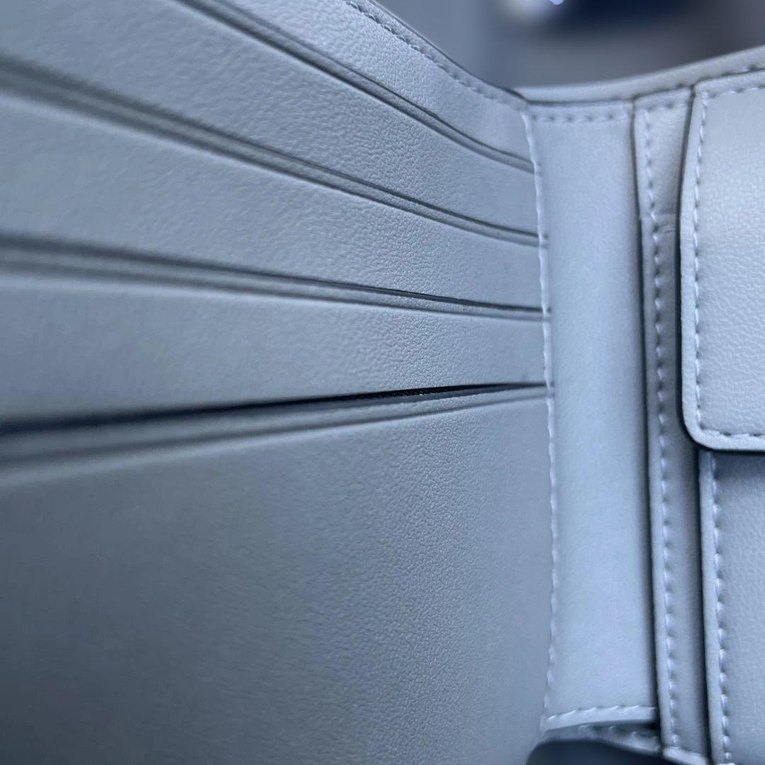 YUYA　　新品未使用　定価49,500円　COACH ライトグレー