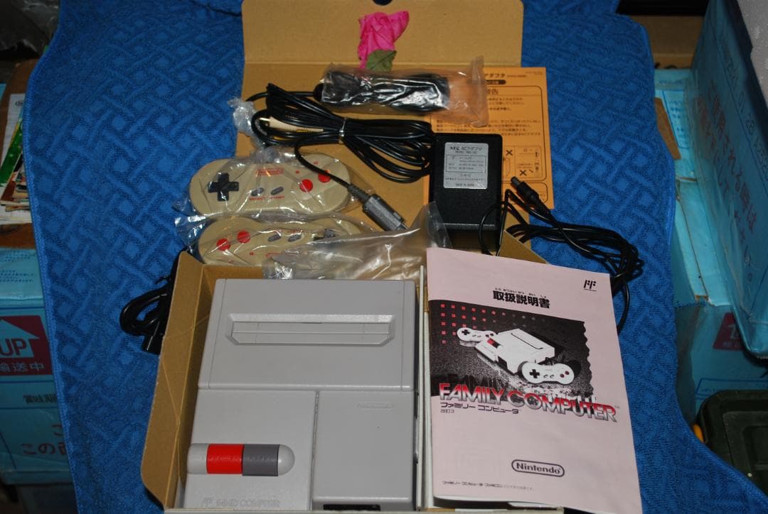 任天堂”ファミリーコンピューター™”中古すぐ遊べるセットの出品です。