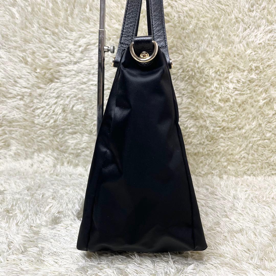 ★完売品★ラシット今期A4入るポケット多数三層構造メタルロゴ2wayバッグ