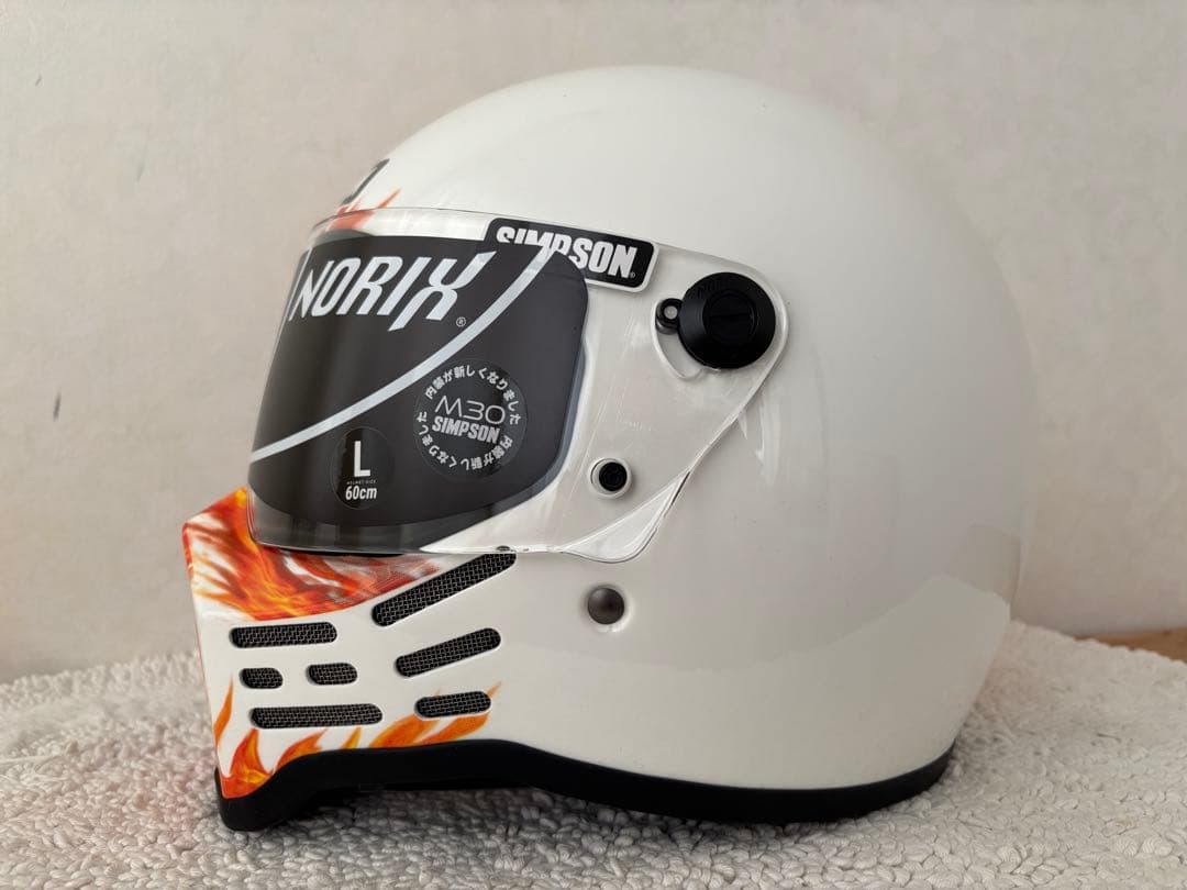 シンプソン M30 フレアホワイト ヘルメット 60cm/ライトスモーク付き
