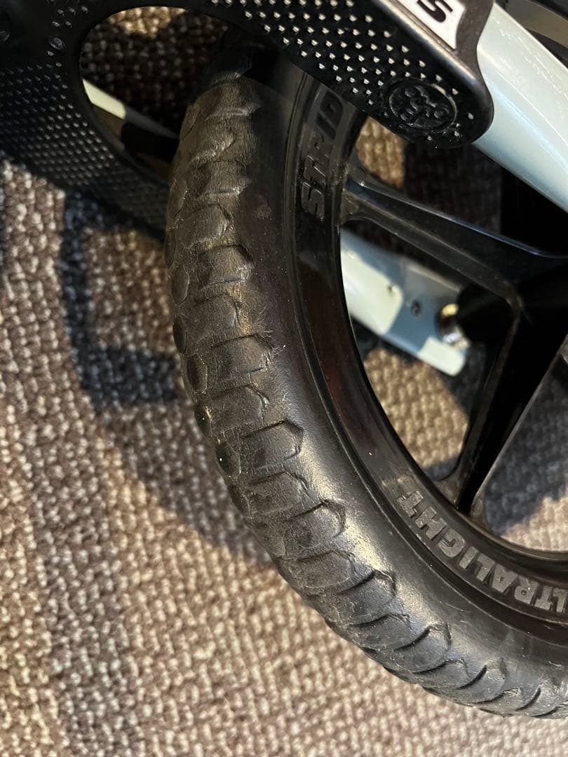 STRIDER 12インチバランスバイク 限定カラー