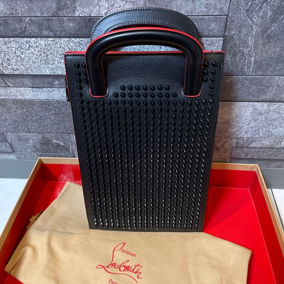 新品Christian Louboutinルブタン　バッグ　クラッチ